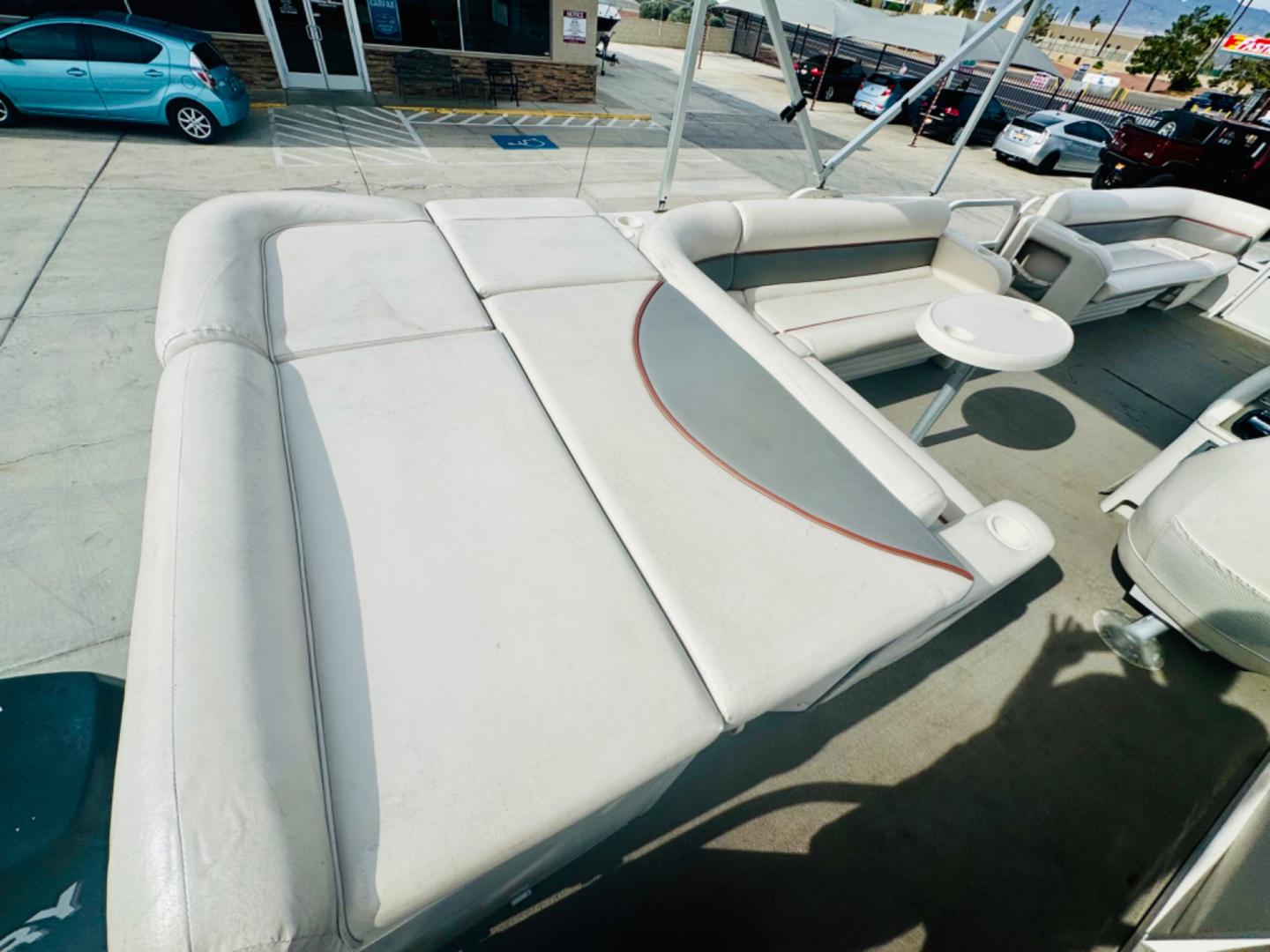 2006 White Crestliner 2485 Sport LX , located at 2190 Hwy 95, Bullhead City, AZ, 86442, (928) 704-0060, 0.000000, 0.000000 - On consignment. 2006 Crestliner 24 ft. 115 four stroke engine. good bimini top. stereo. newer speakers. new batteries. has pop up changing room Full boat cover. free and clear title and boat title. - Photo#7